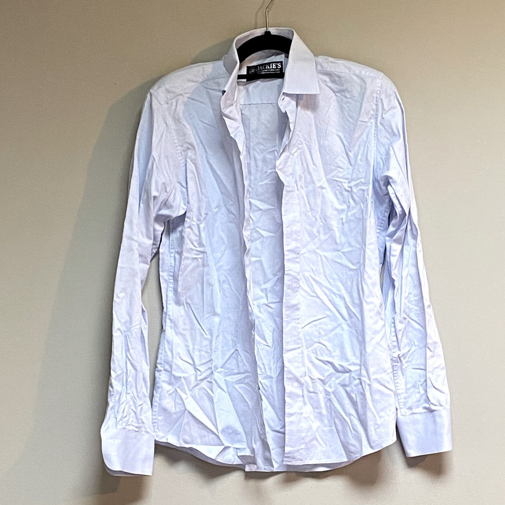 Please iron this men’s Jackie’s button down